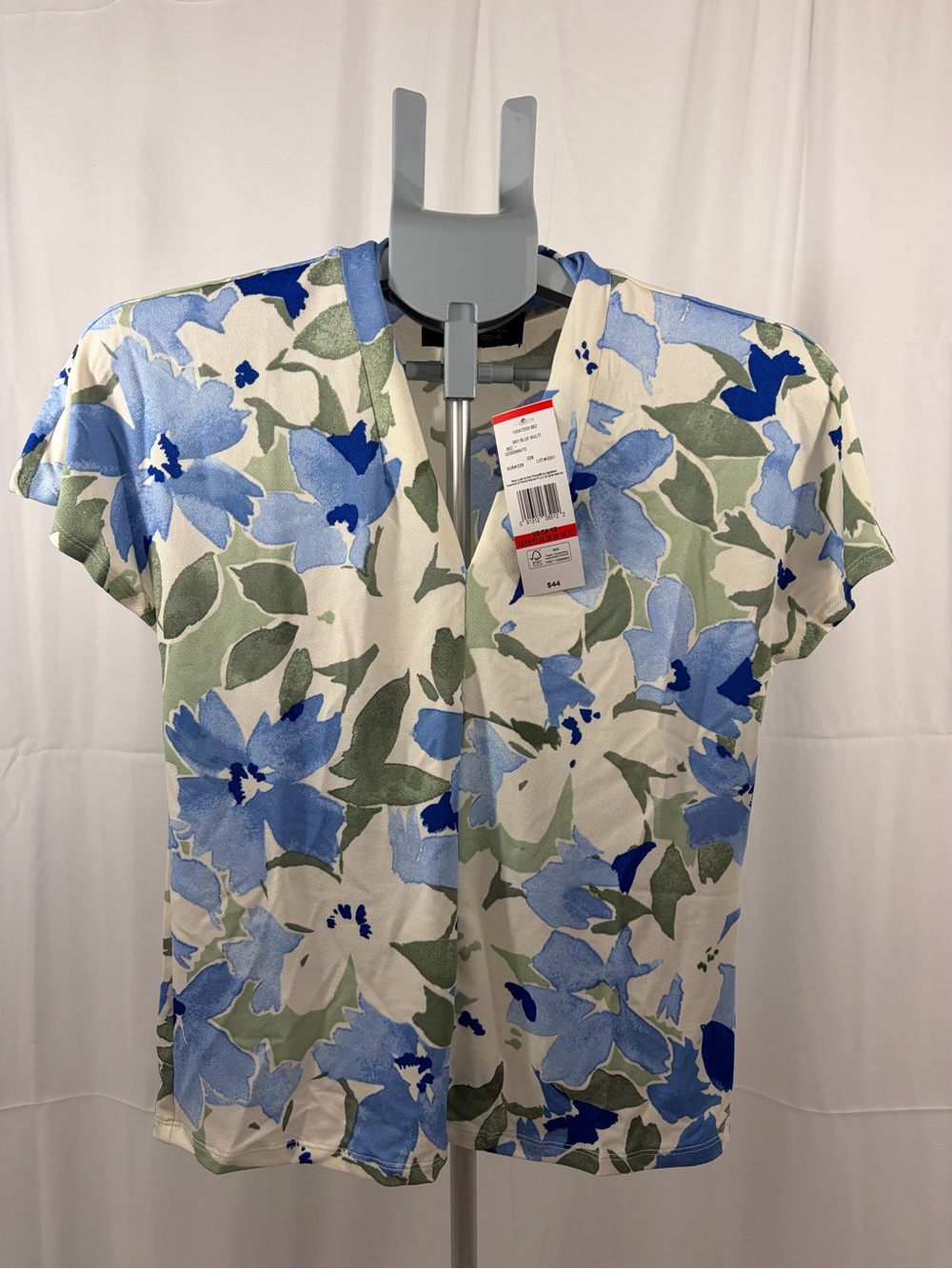 NWT Black Label Women’s Size XS Floral V-Neck Short Sleeve Shirt - Blue & Green